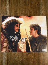 Dustin Hoffman ‘Hook’ Signed 11x14 Photo ‘Captain Hook’ Beckett