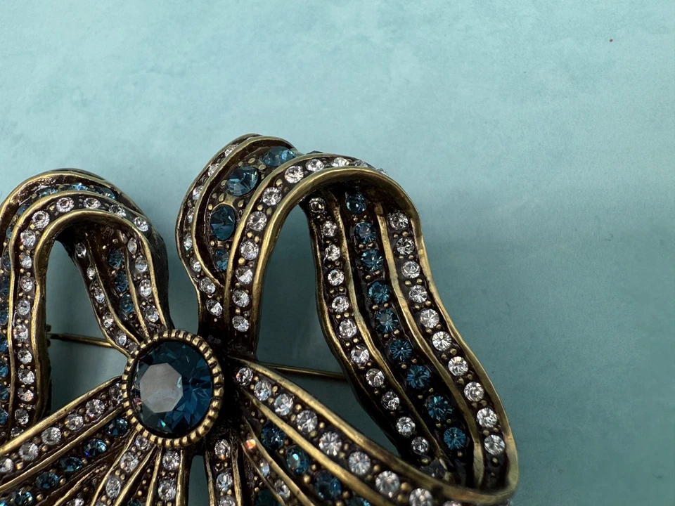 Broche/cinta de pasador de cristal Heidi Daus "Prized Possession" cristales de Swarovski Foto 2 de 4