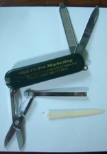 Mid-Plains Marketing Victorinox Classic SD Swiss Army Pocket Knife 58mm Green