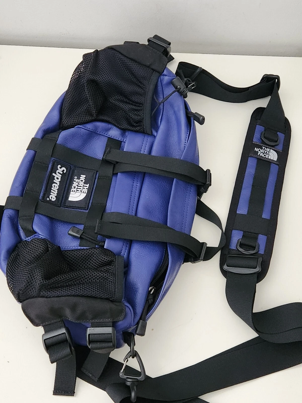 Sac FW18 Supreme x The North Face cuir taille montagne épaule royale cuir de vache