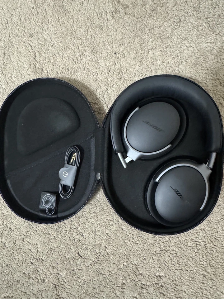 Bose QuietComfort Ultra Bluetooth Headphones, Wireless Headphones with Spatial - Image 3 of 4