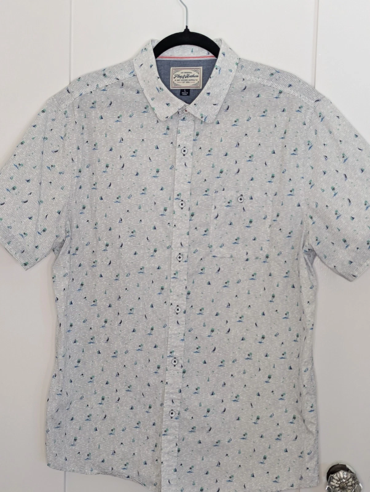 Flag & Anthem Men’s Button Front Shirt Large White Blue Palm Tree Sailboat Print