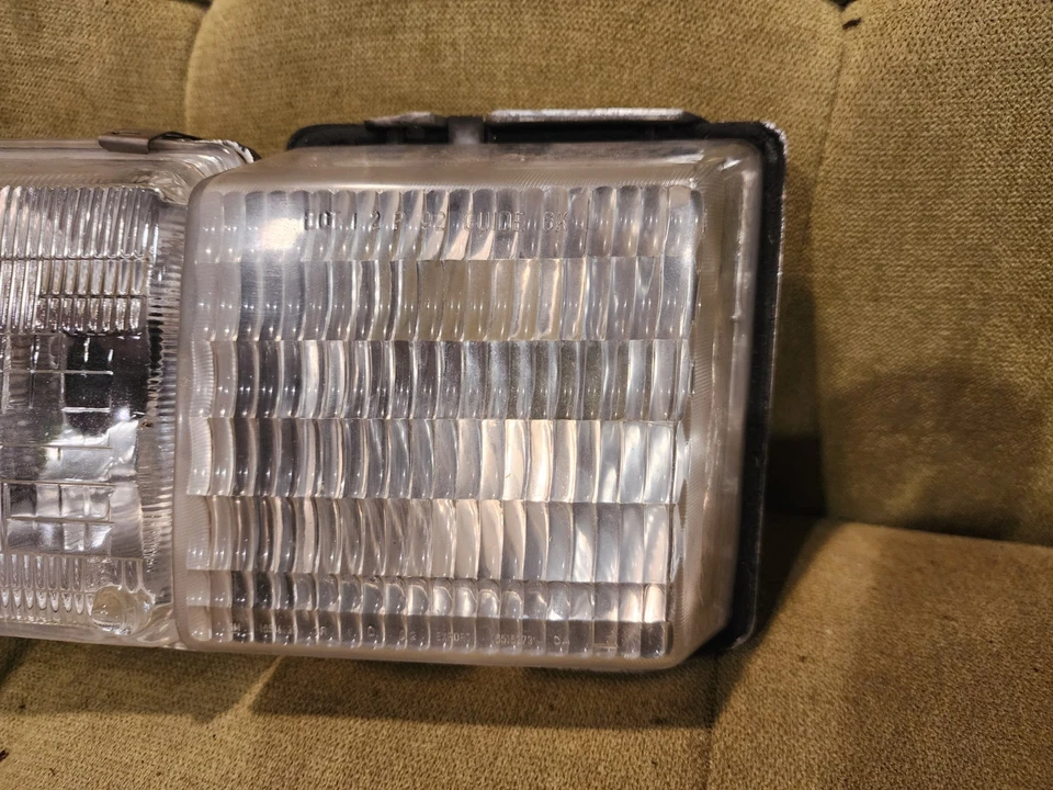 1992-1997 Cadillac Seville STS Driver Left Headlight Fog Assembly OEM - Image 2 of 4