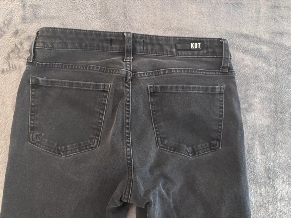 Pantalones de mezclilla KUT from the Kloth para mujer talla 4 Donna ajustados negros desgastados L29" Foto 4 de 4