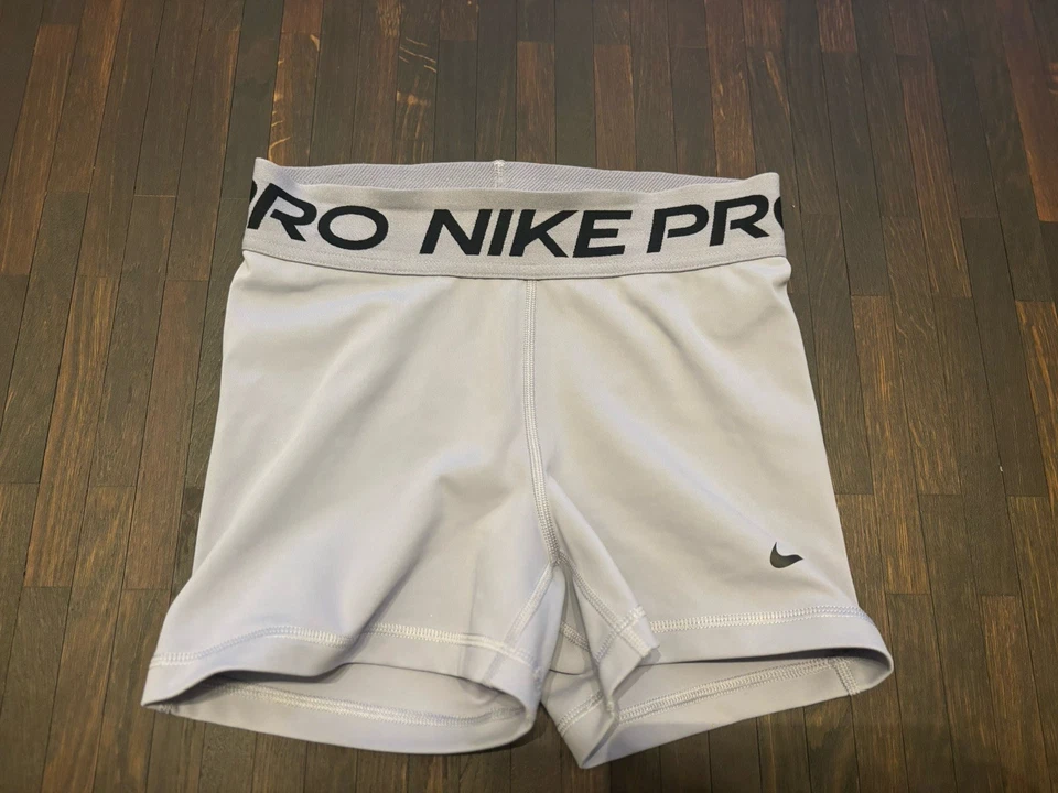 Nike Pro Shorts flieder/lila Gr. XS Sport Fitness Gym Running wie neu - Bild 1 von 1
