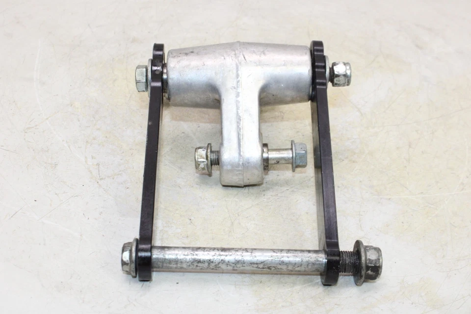 2006 SUZUKI HAYABUSA GSX1300R ЗАДНИЙ DOGBONE АМОРТИЗИРУЮЩЕЕ ЗВЕНО - Изображение 2 из 4