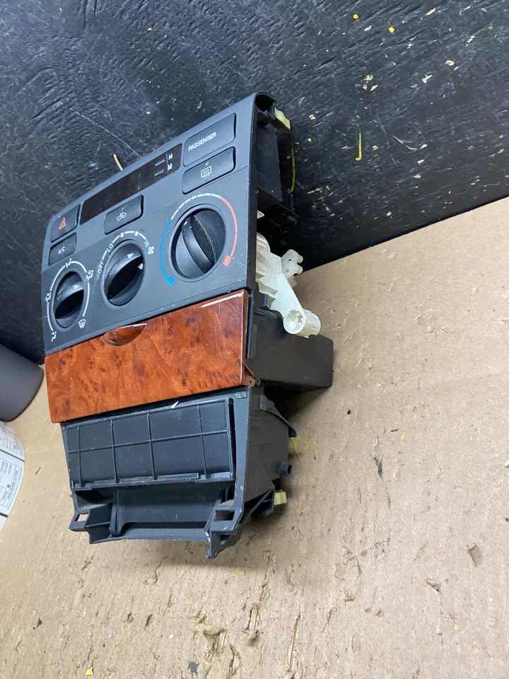2003 to 2008 Toyota Corolla Climate Heater A/C AC Control Panel Bezel t6432 DG - Image 4 of 4