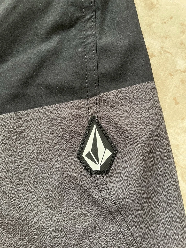 Volcom Stone Men's Swim Trunks Black 29W Athletic Summer Beach Water Surf Trunks - Image 3 of 4