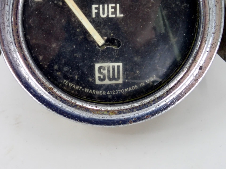 Medidor de nivel de combustible Stewart Warner de colección logotipo de bloque grande lente curva gas Hot Rod Foto 4 de 4