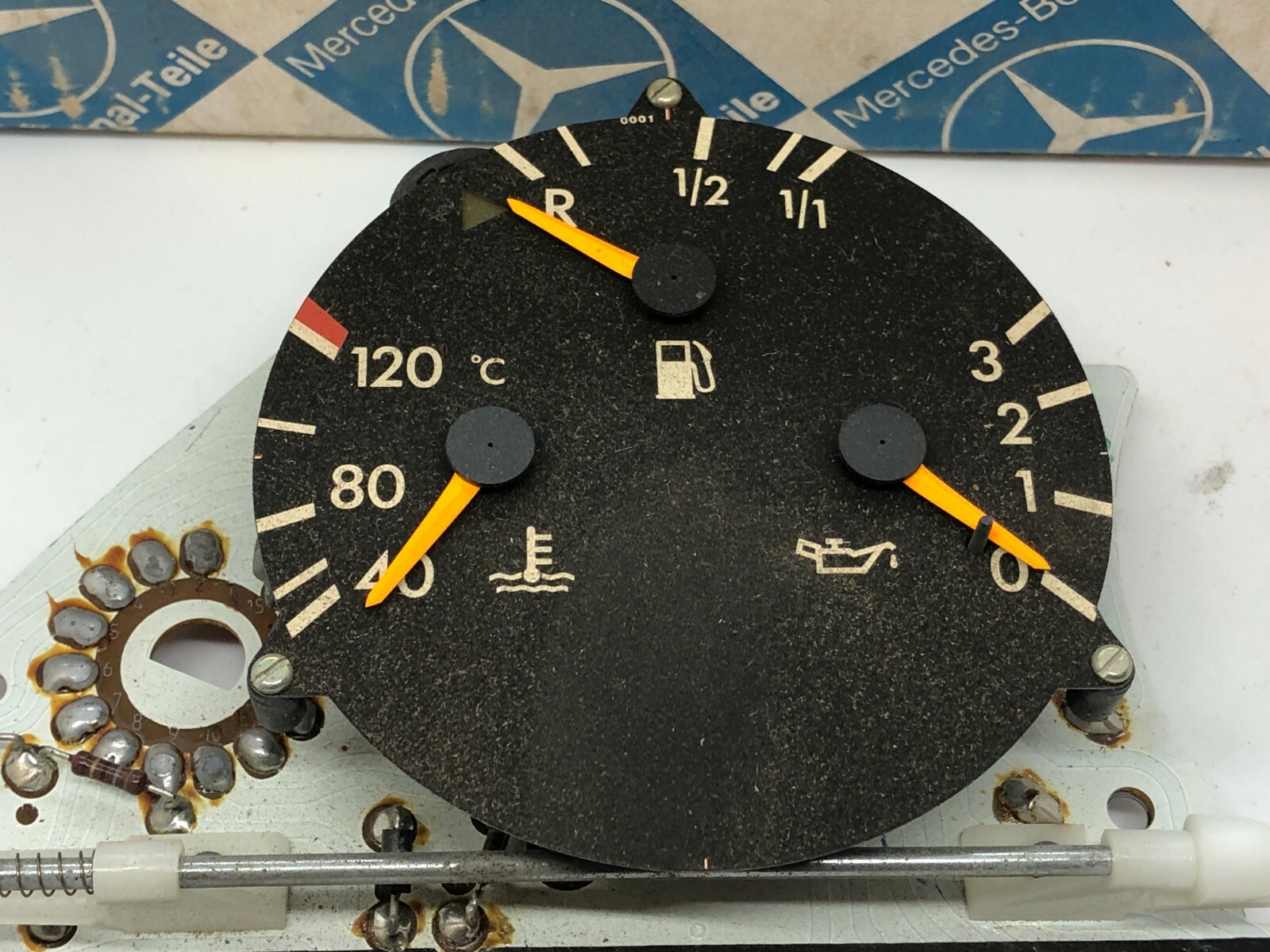 Mercedes W126 Instrument Cluster Temp, Fuel & Oil Part 0035404847