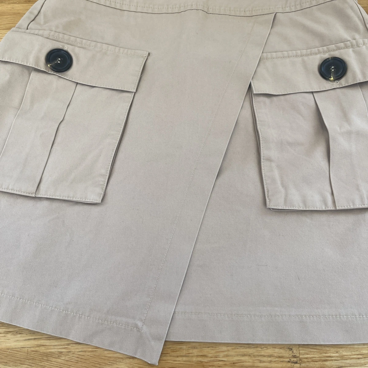 Minifalda Bershka talla S color tostado con bolsillos