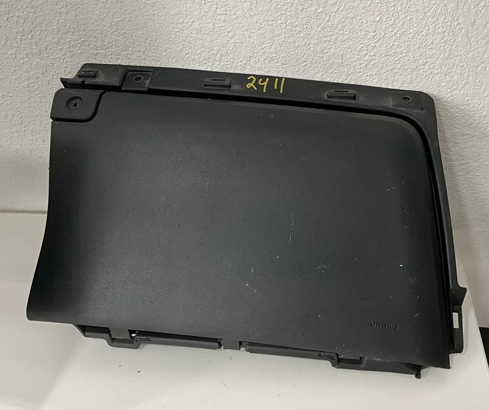 Ford Mustang 2017 guantera pasajero derecho OEM Foto 2 de 4