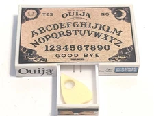 Mini Ouija Board Keychain w/ Planchette Basic Fun Inc. Vintage Hasbro 1998