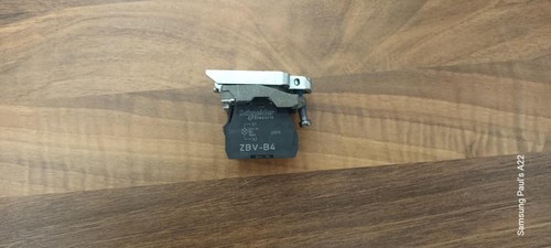 Schneider ZB4BVB4 XB4 Light Block LED Red 24 V Screw terminal - Picture 2 of 3