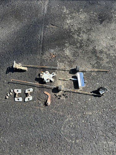 TAILGATE LATCH SYSTEM LINKAGE RELEASE CHEVY GMC K5 BLAZER JIMMY 73-91 PARTS