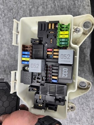 Engine Bay Junction Fuse Box Assembly Mercedes W205 C43 C300 C250 oem