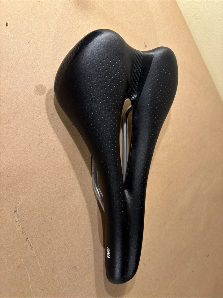 Sillín Bontrager Ajna Comp cena uso ligero limpio si lo hay Foto 2 de 4
