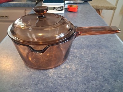 Corning Vision Ware 1 Liter Sauce Pan with Pour Spout Pot Amber Pyrex Lid  USA