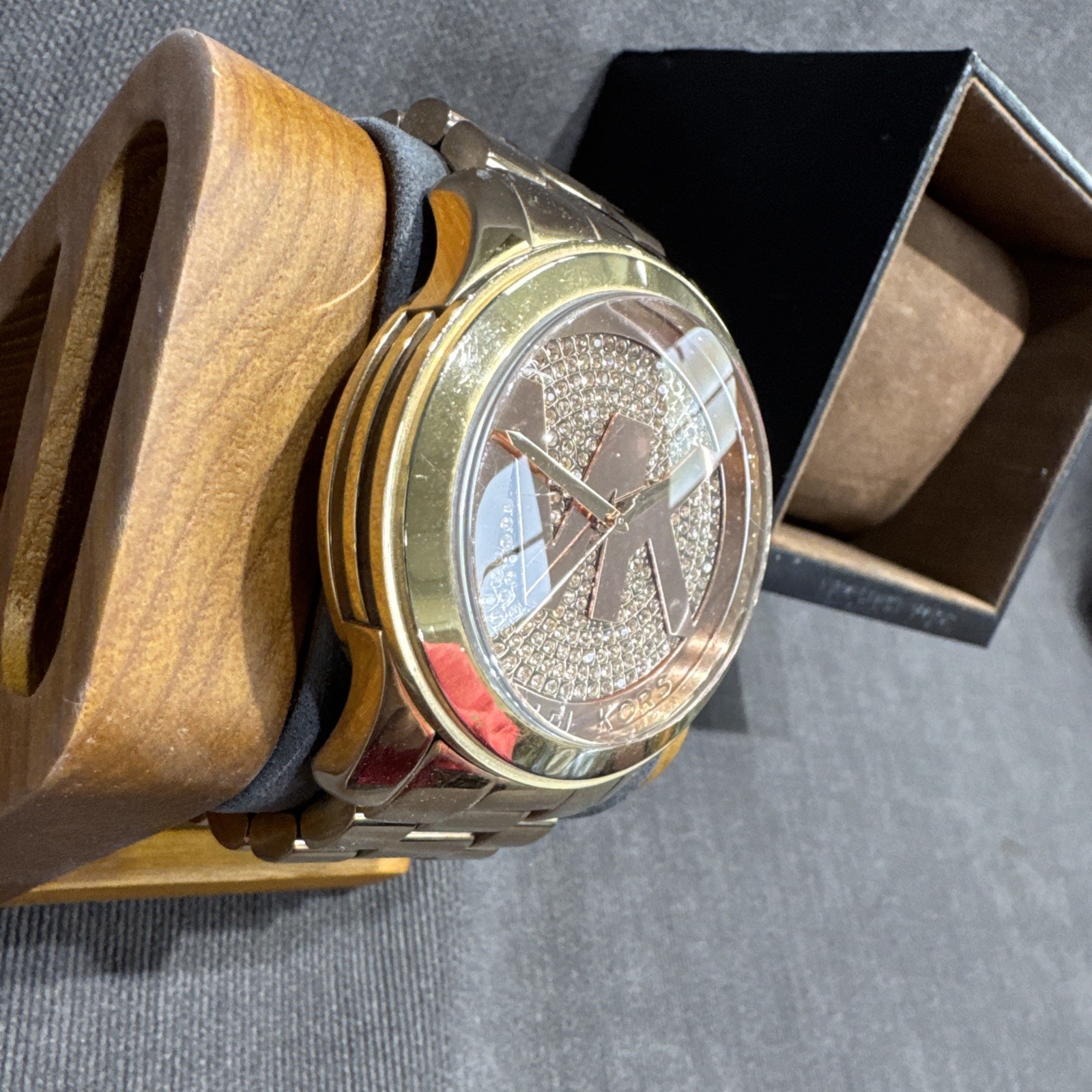 Michael Kors MK5661 Runway New Battery Ladies Watch 45MM 7.5" Rose Gold Tone thumbnail 4