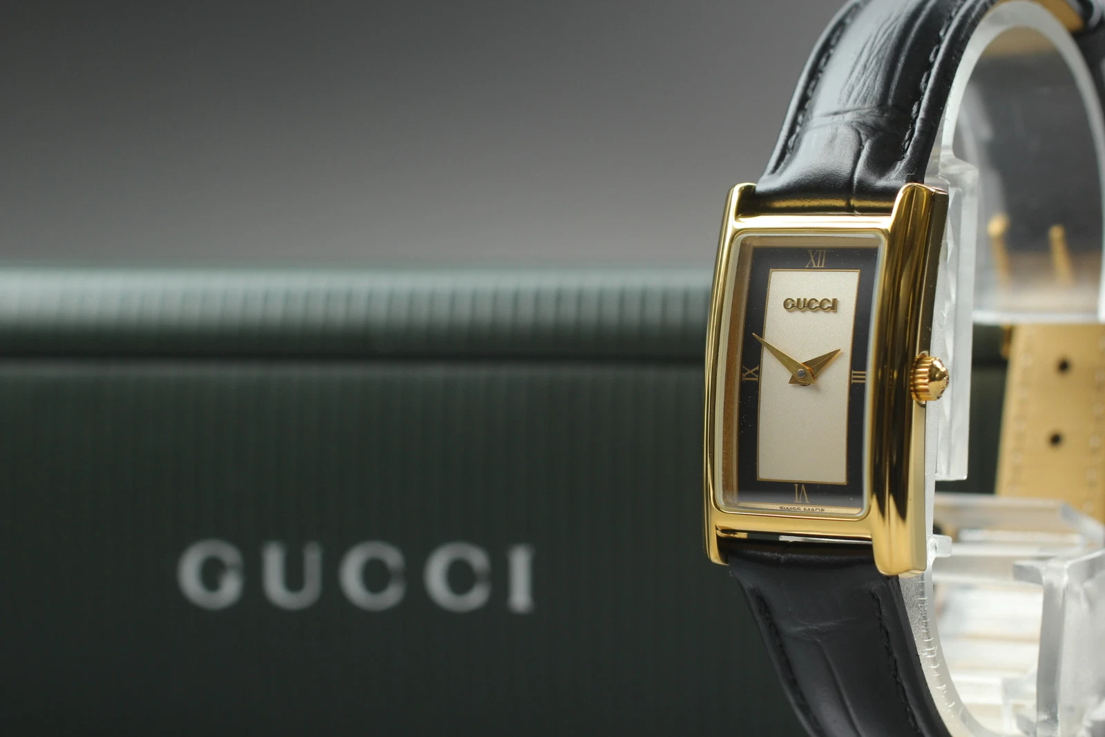 [NEUF] 1990 Boîte Vintage Gucci 2600L Quartz Noir, Cadran Or Montre Femme JAPON