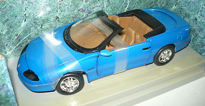 Ertl Collectibles 7207, `96 Chevrolet Camaro Z28, blau, 1/18, NEU&OVP