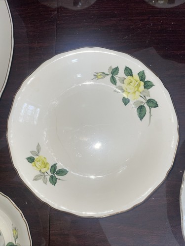 The Hallmark Canonsburg Vintage 10" Plate Yellow Roses on Side MCM 1940s 1950s - Picture 6 of 7