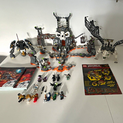 LEGO NINJAGO 71722 Verlies des Totenkopfmagiers nur wenige Teile fehlen