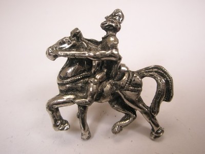 Mounted Armored Horse Knight SINGLE Vintage Cuff Link replace lost/broken zs14