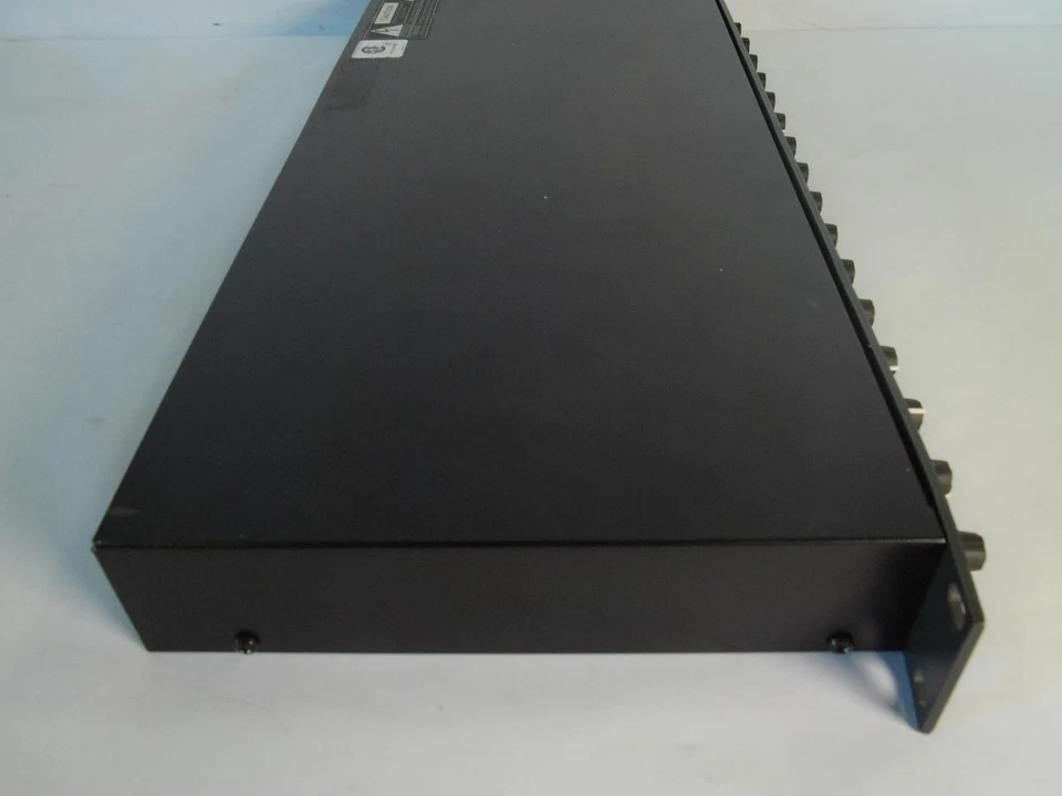 DBX 1046 Professional Quad/Compressor/Limiter (V3401) - Image 4 of 4