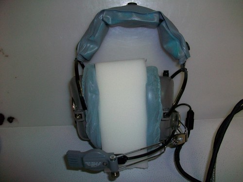 MICROPHONE HEADSET AND SWITCH ASSEMBLY - Picture 2 of 6