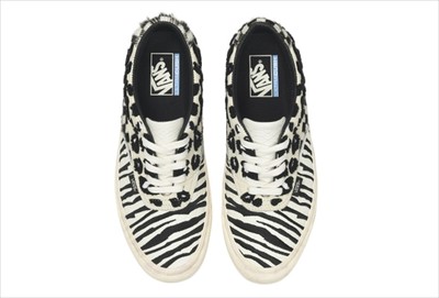 VANS \