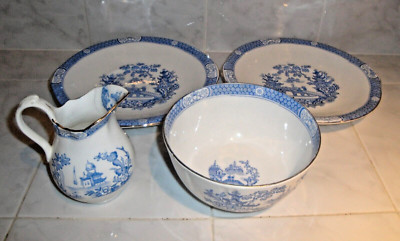 Antikes englisches Weidenmuster Diamant datiert 23. August 1880 2 x Teller, Krug Schale