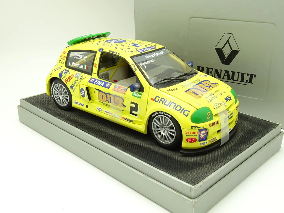 Universal Hobbies 1/18 - Renault Clio Sport N2 E.Rangoni Trophy Winner 2000 - Image 2 of 3