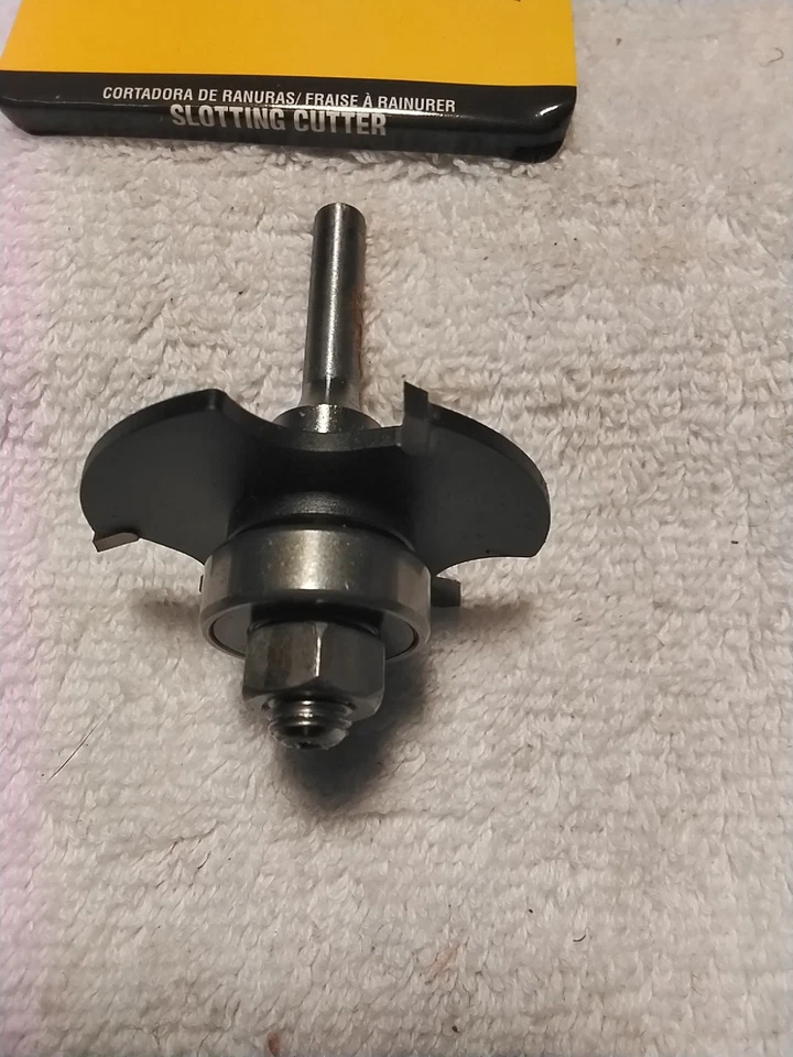 DEWALT DW 6494 CARBITE ROUTER BIT 1/4"SHANK 1/8"3 WING CUTTER - Image 2 of 4