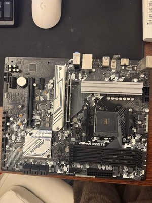 ASRock B550 TV マザーボード ASRock B550 TV AM4 Socket Motherboard 4 Memory Slots PCIe x16