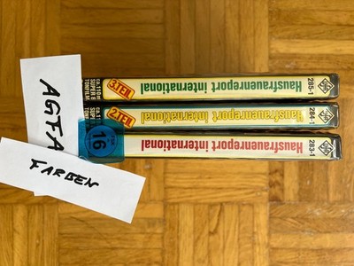 SUPER 8 - REPORT INTERNATIONAL - FSK 16 Rolle 1 und 3 AGFA - Lustspiel / Komödie