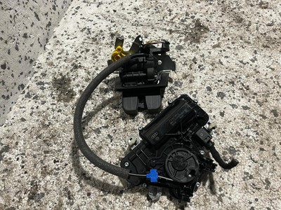 AUDI Q2 REAR BOOT LOCK MECHANISM 5TA827887C 4M0827506D C452