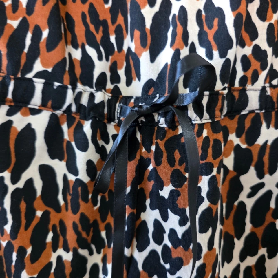 Romper feminino Betsey Johnson íntimo estampa de leopardo tamanho M marrom preto acabamento rosa - Imagem 3 de 4