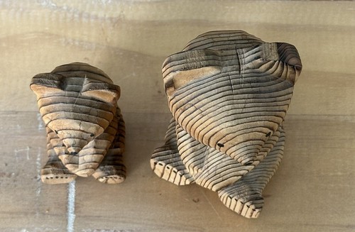 Par de osos tallados a mano de madera vintage de Japón Takahashi Ainu - Imagen 6 de 6
