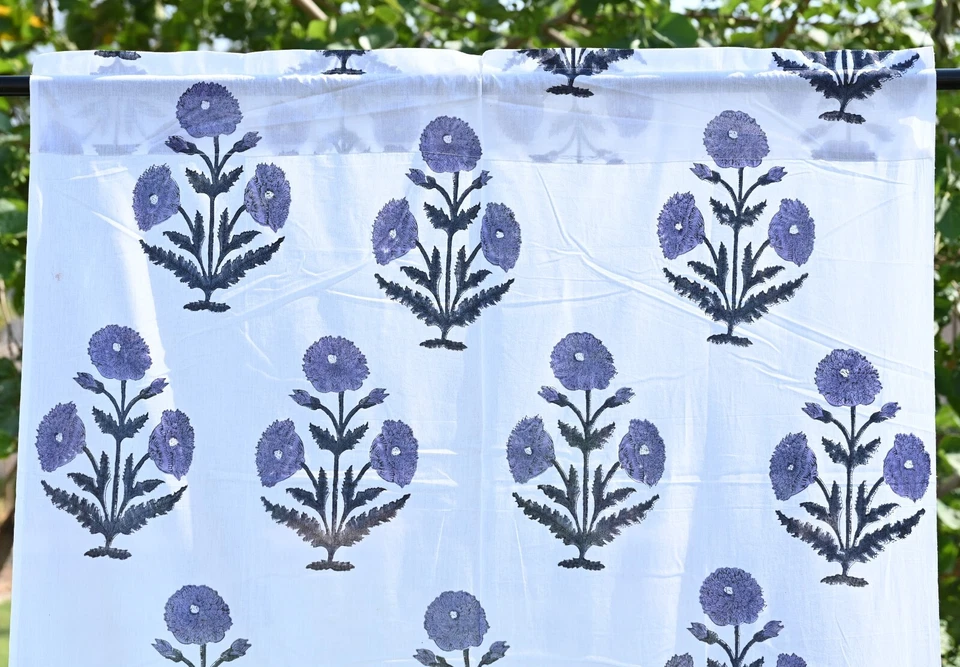 Juego de 2 paneles de cortina de algodón indio con estampado de bloques de mano púrpura Foto 4 de 4