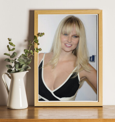 Genevieve Morton: 12''x8'' professionelles Foto