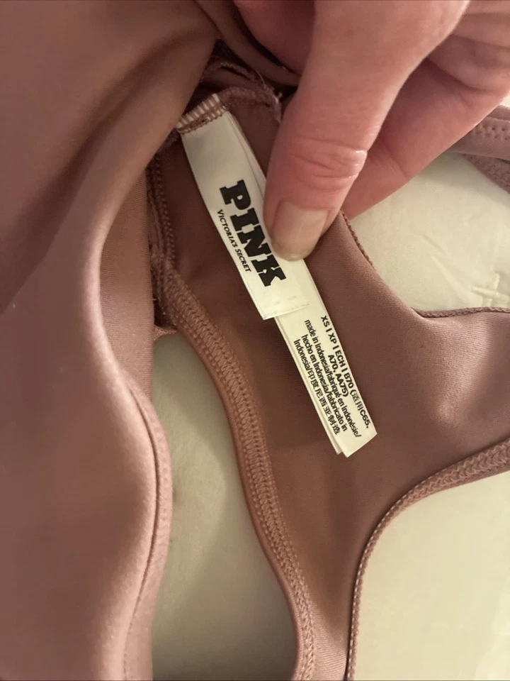 Colher Victoria’s Secret rosa Activewear levemente forrada Bralette 20-22” ao redor - Imagem 2 de 4