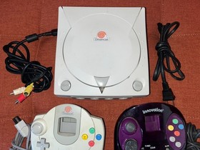 SEGA Dreamcast HKT-3020 Console Bundle w/ 2 Memory Cards, 2 Controllers & Cords
