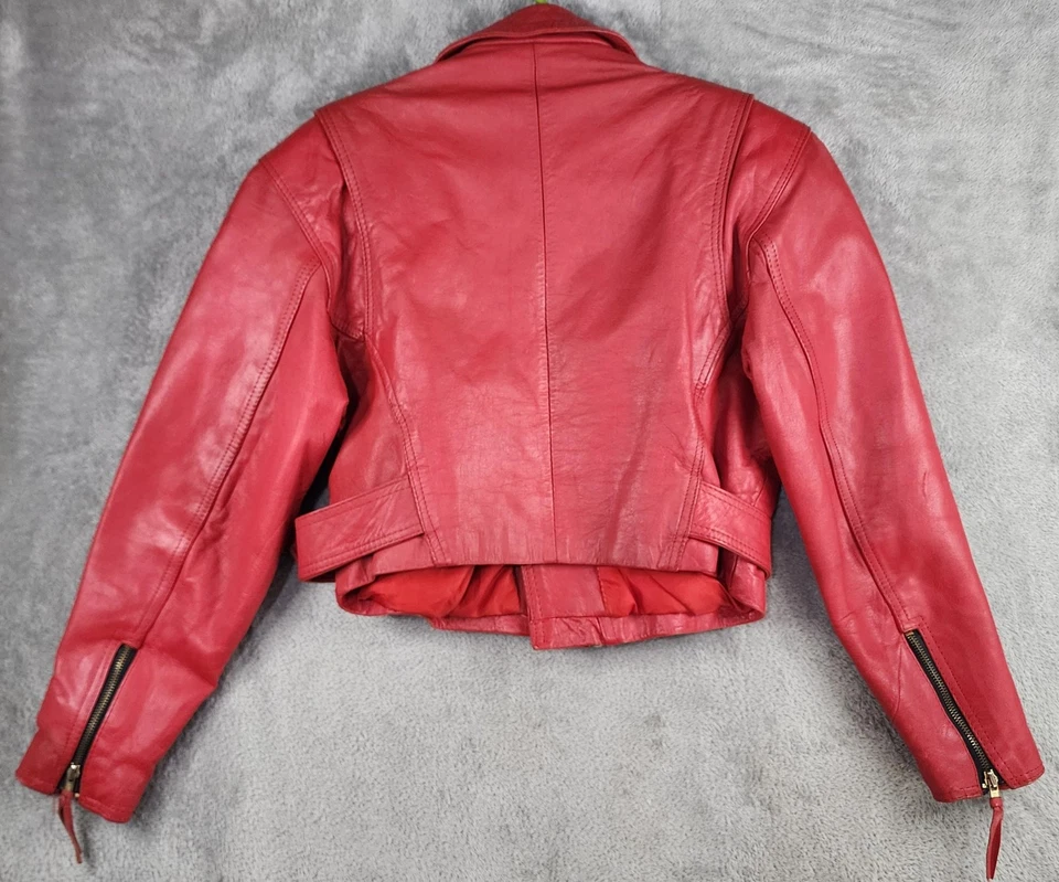 Chaqueta de Cuero Wilsons Mujer Mediana Roja Cinturón Moto Asimétrica Cremallera Aislante Foto 2 de 4
