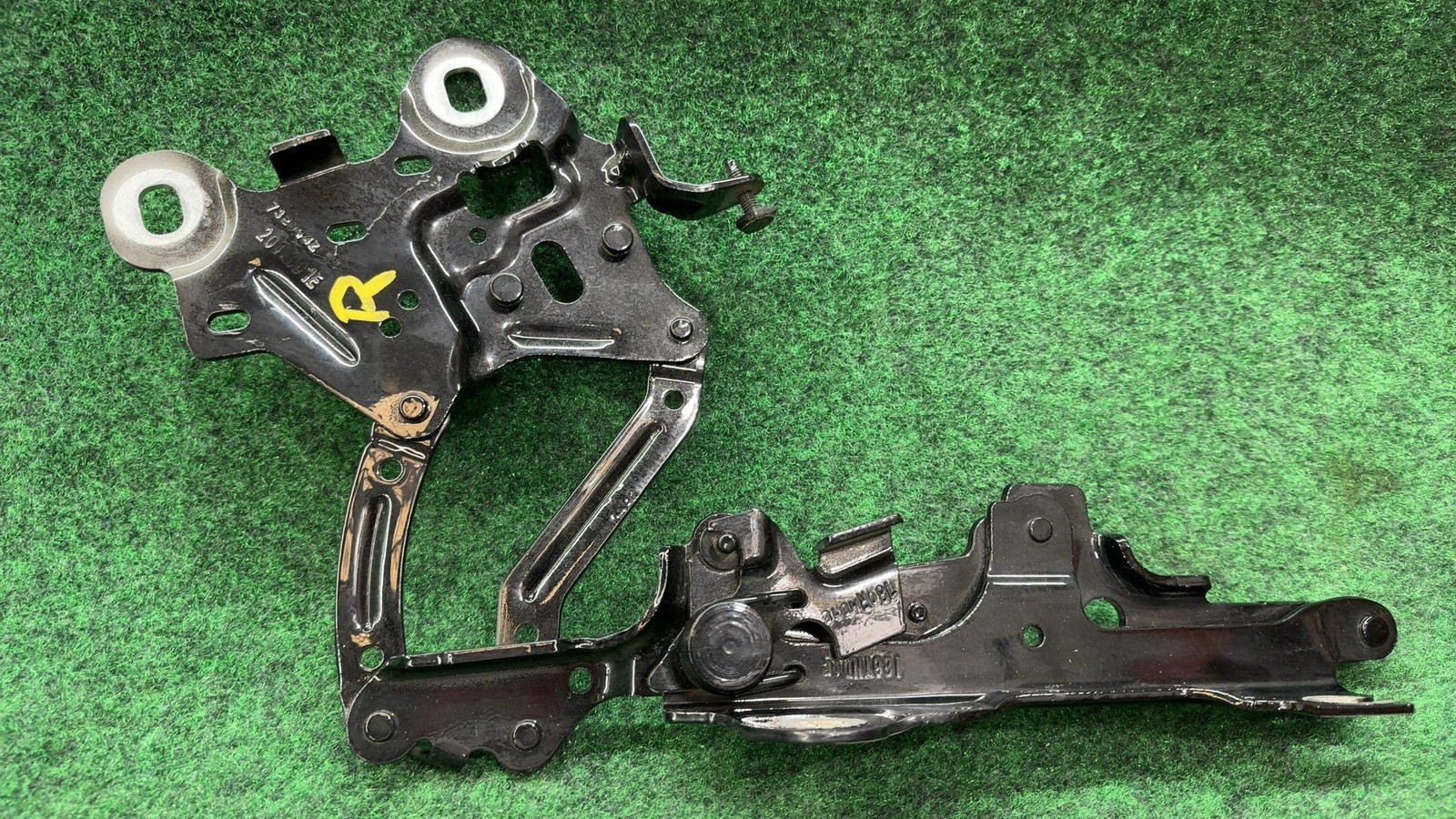 2016-2022 BMW X1 Hood hinge right BLACK SAPPHIRE/475 OEM 41007427126