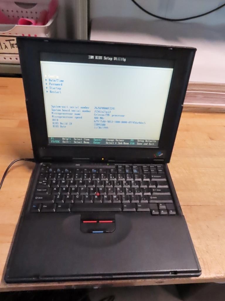 VINTAGE IBM THINKPAD 390X MODEL 2626-F0U 64MB NO HDD W/AC ADAPTER