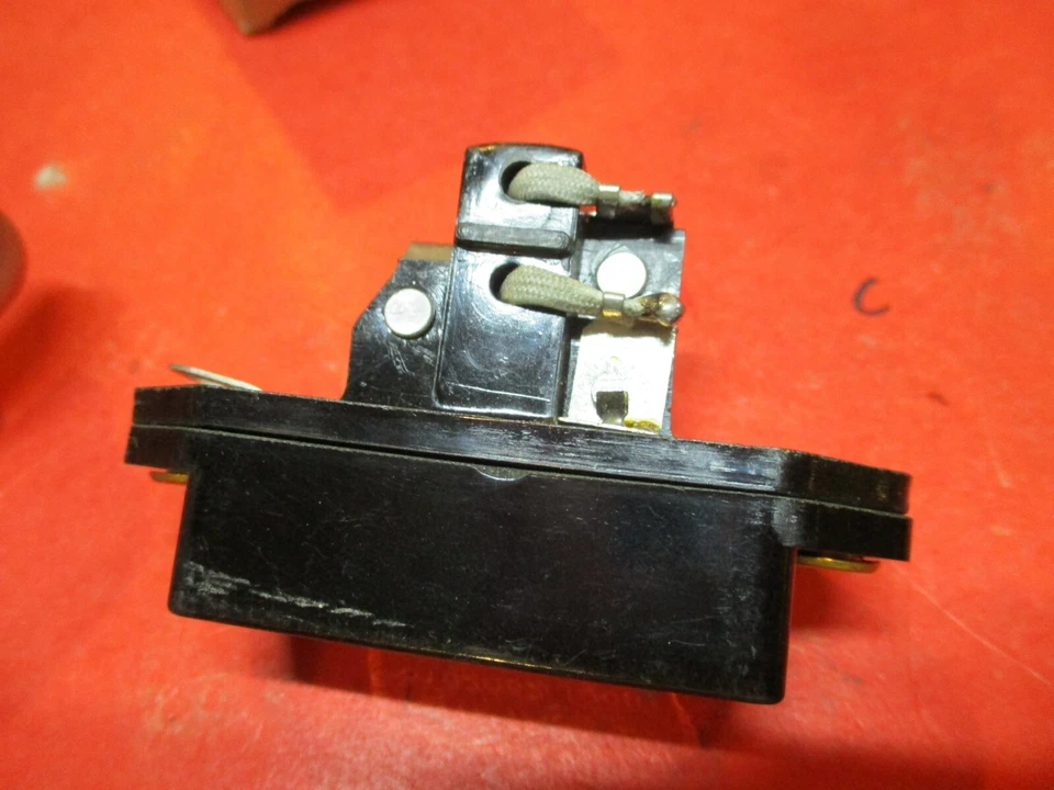 BMW--SAAB--MERCADES--1973-92 NUEVO- Regulador de voltaje - Foto 3 de 3