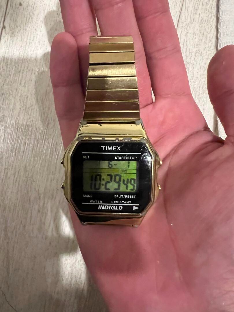 Supreme's TIMEX's Men's Watch Digital Square Silver w/Box Supreme's TIMEX's Men's Watch Digital Square Silver w/Box
