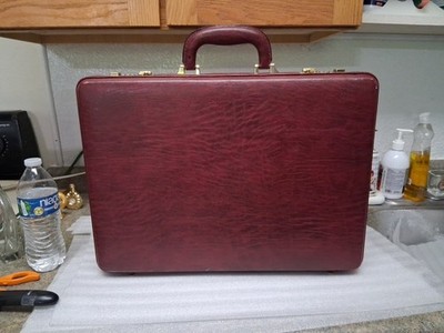 Samsonite Classic Vintage Brown Briefcase Hard Shell Snap Lock - No key