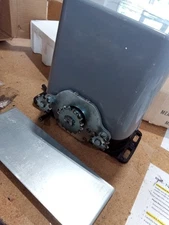 Blütezeit 1400lb Solar Chain Gate Opener w/WiFi & Battery (Panel Not Incl.)-Used